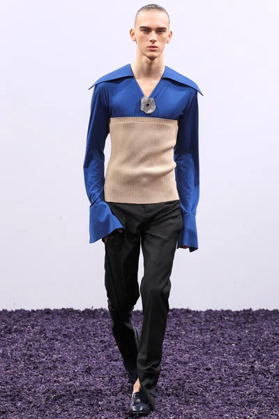 Look 27